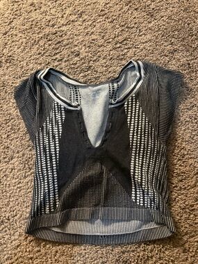 UO out from under Black & White Patterned Women's Top